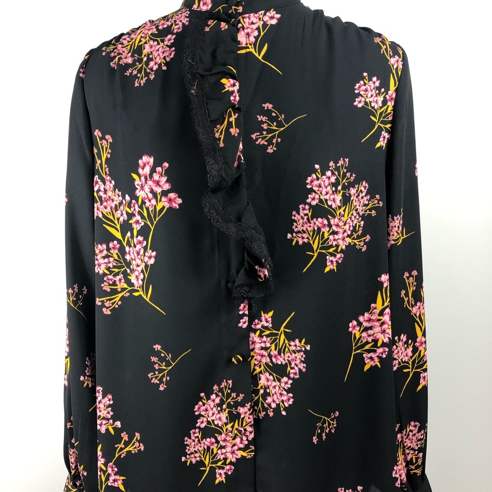 EUC WHO WHAT WEAR Blouse